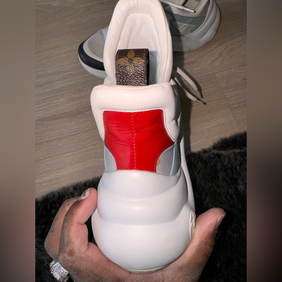 Louis Vuitton LV Archlight Sneakers - Picture 9 of 14